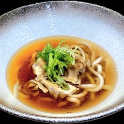 [อร่อยซ่ากับโค้ก] Niku Udon Pork (Hot) +  โค้ก ออริจินัล (กระป๋อง) 