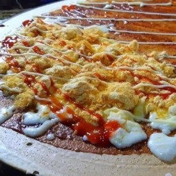 เครปซอสพิซซ่า+หมูหยอง+ชีส+ซอสมะเขือเทศ+มายองเนส