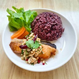ข้าวไรซ์เบอร์รี่ แซลมอนสมุนไพร