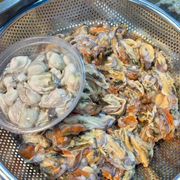 หอยทอด  รวม 2 หอย  (แป้งกรอบ)