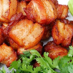 หมูสามชั้นทอดน้ำปลา