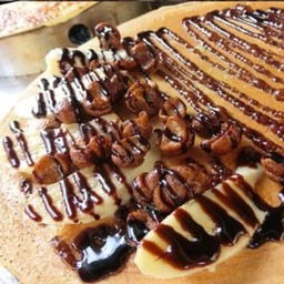 เครปกล้วนหอม+โกโก้ครั้นช์+ซอสชอคโกแลต