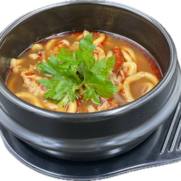 [อร่อยซ่ากับโค้ก] Spicy Mala Pork Udon (Hot) +  โค้ก ออริจินัล (กระป๋อง) 