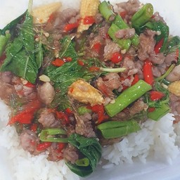 ข้าวกระเพราหมูสับ+วุ้นเส้นข้าวโพดอ่อน