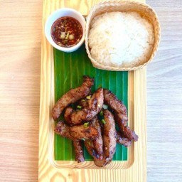 32.ข้าวเหนียวหมูทอด