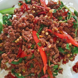 ข้าวกะเพราเนื้อสับ