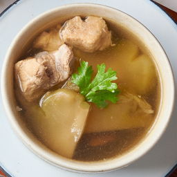 ซุปผักเสฉวนตุ๋นซี่โครงหมู