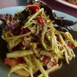 ส้มตำหน่อไม้