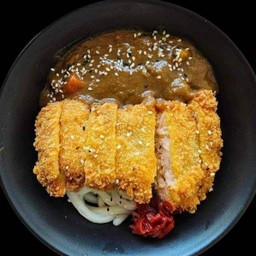 ข้าวแกงกระหรี่ปลาแซลมอนเส้นอูด้ง