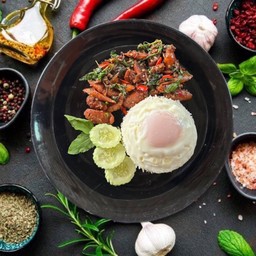 ข้าว กะเพรา ไส้อั่ว