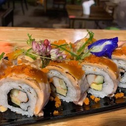 แซลม่อนโรล