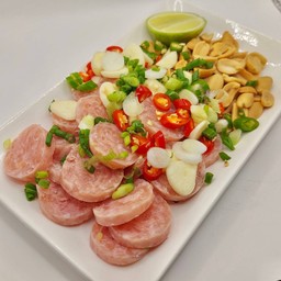 ยำแหนมทรงเครื่อง