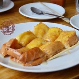 ขนมปังปิ้งเนยนม