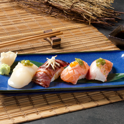 ชุดซูชิ 4 คำ / Yon Senshi Sushi