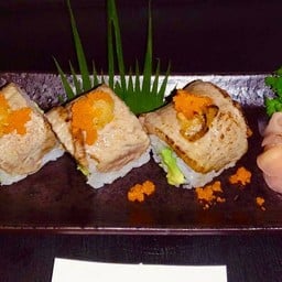 1010.WAGYU FOIEGRAS ROLL (HALF 3P)