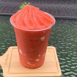 สตอเบอร์รี่นมปั่น