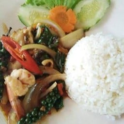 ผัดฉ่าราดข้าว