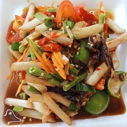 ส้มตำ-ยำ สองเอื้อยน้อง ตลาดสยามคู่สร้าง