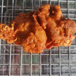 สะโพกไก่กรอบ1ชิ้นทอดใหม่ร้อน