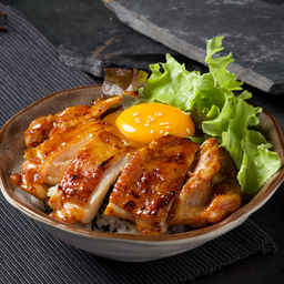 ข้าวหน้าไก่เทอริยากิพร้อมไข่ดอง / Chicken Teriyaki Don with Pickled Egg