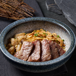 ข้าวผัดมันเนื้อ / Beef with fat Fried Rice