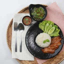 55.ข้าวกระเพราคอหมูย่าง