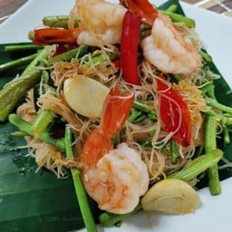 เส้นหมี่ผัดผัดผักกระเฉดกุ้ง