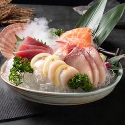 ดีลักซ์เซ็ทซาชิมิปลาดิบรวม (5 อย่าง) / Deluxe Sashimi Platter (5 Kinds)