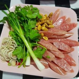 แหนมทรงเครื่อง