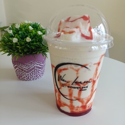 นมสดปั่นสตรอเบอร์รี่