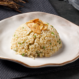 ข้าวผัดกระเทียม / Garlic Fried Rice