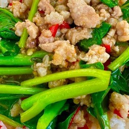 คะน้าไก่ ราดข้าว