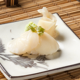 ซูชิหอยโฮตาเตะวาซาบิ (1 คำ) / Hotate Kizami Wasabi (1 Pc)