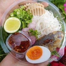 ยำก๋วยเตี๊ยว ยำข้าวทอดเเหนม เคหะหนองส้ม