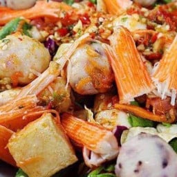 ยำลูกชิ้น (หน้าซันนี่)