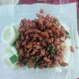 กะเพราเนื้อชิ้น