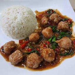 ข้าวกะเพราหมูเด้ง