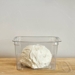 D.I.Y Greek yogurt (3 toppings)