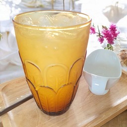 Ice Milk (นมสดเย็น)
