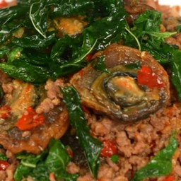 กระเพราไข่เยี่ยวม้า