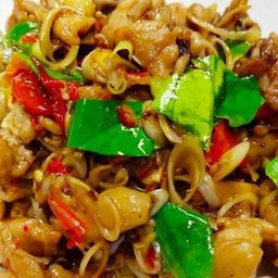 ไก่ผัดตะไคร่ สมุนไพร แซ็บๆ (กับข้าว)