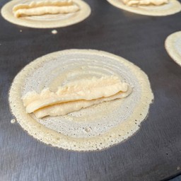 ขนมโตเกียวไส้ครีม 10 ชิ้น แถม 2