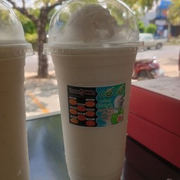นมน้ำกะทิมะพร้าวปั่น