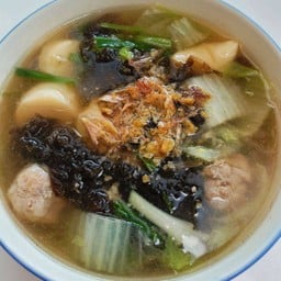 แกงจืดเต้าหู้หมูสับสาหร่าย