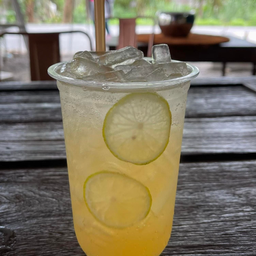 น้ำผึ้งมะนาว  โซดา