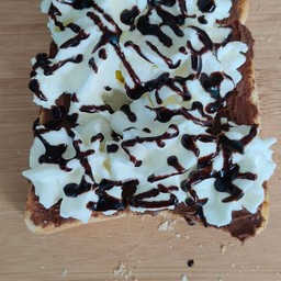 ขนมปัง เนย-นูเทลล่า - วิปครีม