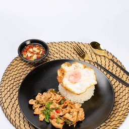 ข้าว - กระเพราหมูสไลด์