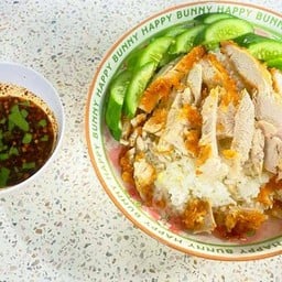 คุณกันย์ ข้าวยำไก่แซ่บ (ศูนย์อาหารยายองุ่น)