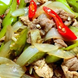 ผัดพริกหยวก