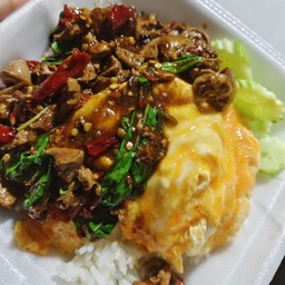 ข้าวไข่ข้นผัดกะเพรา